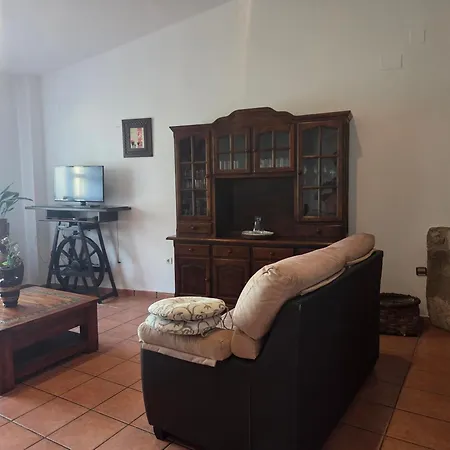 Apartamentos&Casa Rural Boada con Jardin Interior y Barbacoa-3